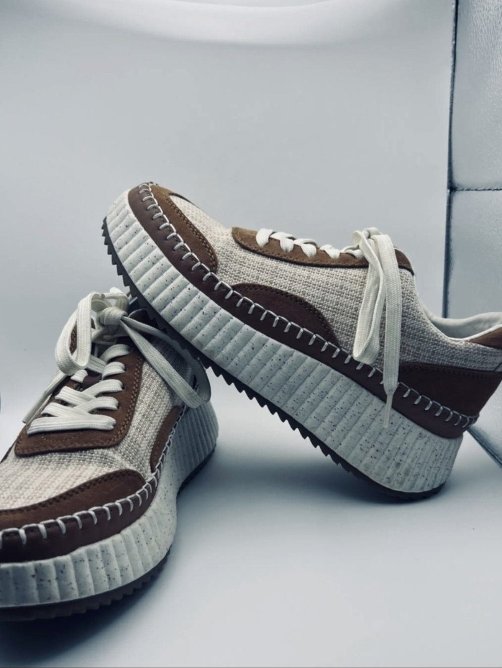 Universal Thread Women's Size 7.5 Platform Sneakers